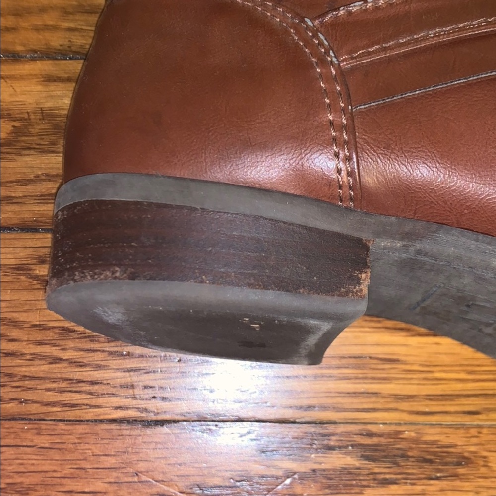 Boots - Picture 3 of 5